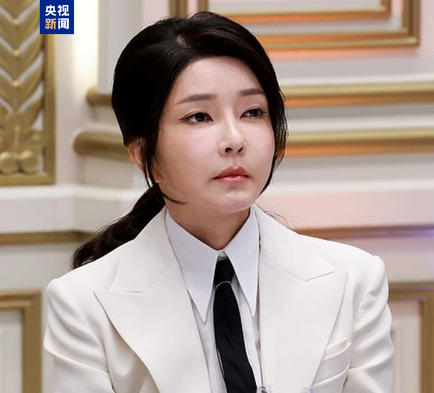 在野党总统候选人李在明来势汹汹 韩执政党能否“尹”退为进？