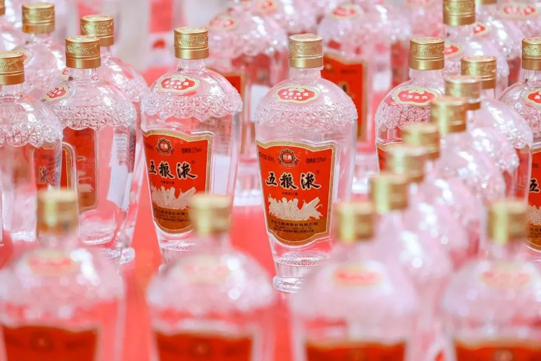 围观近10家头部酒企股东大会后，我们划下了这些重点……
