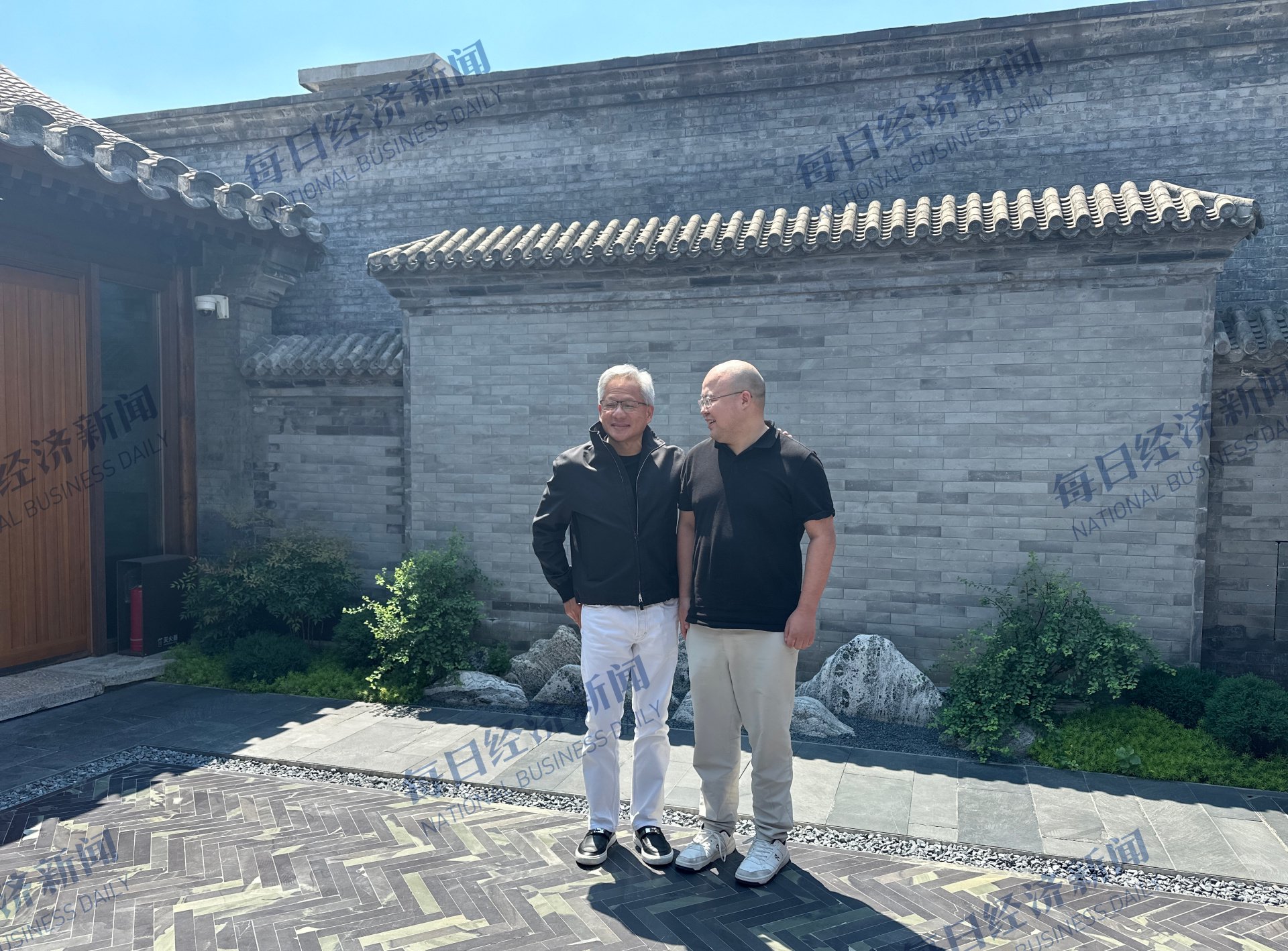 黄仁勋与MiniMax创始人闫俊杰单独会面 双方进行了两个小时的单独交流
